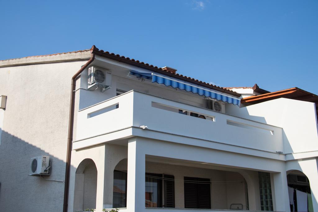 קרק Apartment Neda מראה חיצוני תמונה
